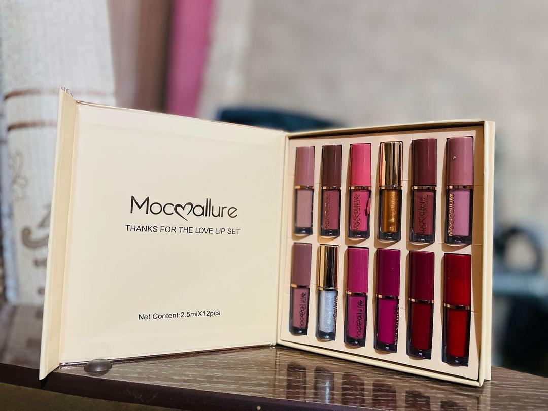 12-Piece Multicolor Glossy Lip Gloss Set – Bold Hydrating Shine