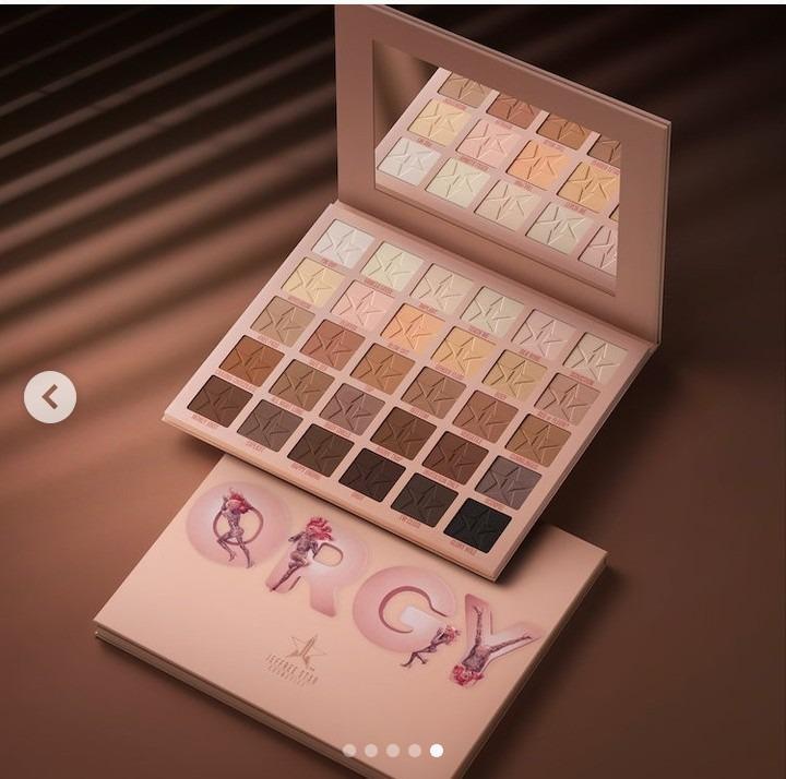 30 Shades Matte Eye Makeup Palette – Rose Gold Edition