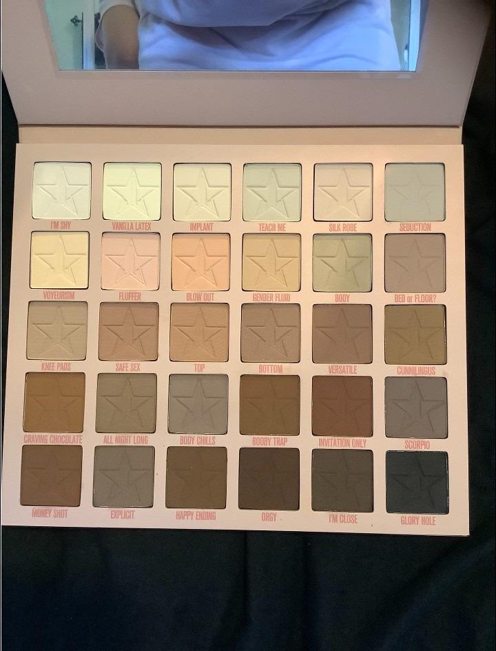 30 Shades Matte Eye Makeup Palette – Rose Gold Edition