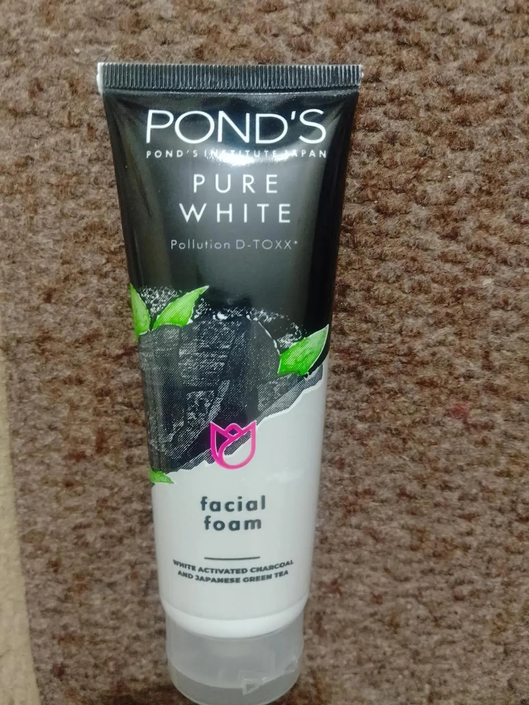 Pond's Pure White Charcoal Face Wash for All Skin Types – 100g